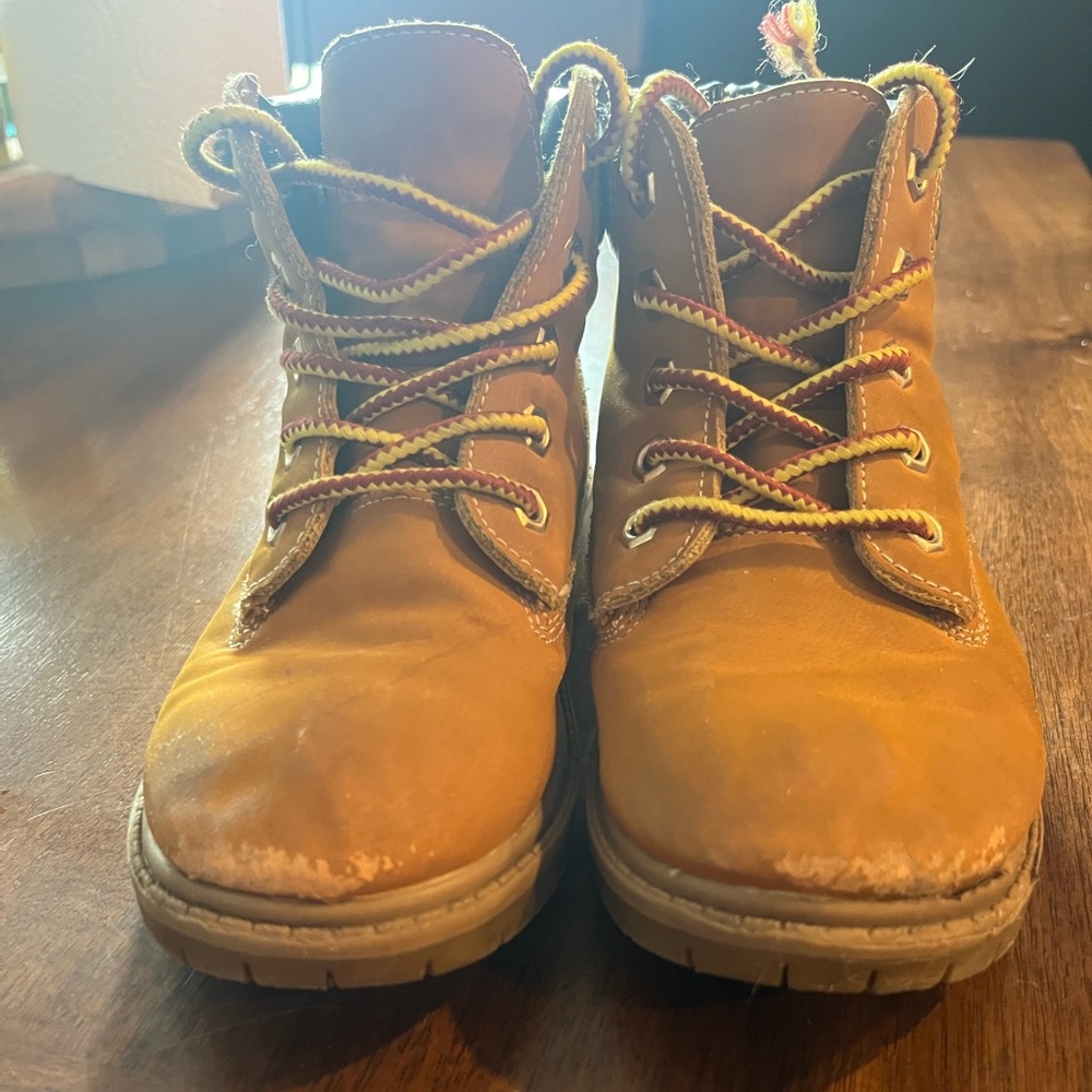 Boys boots